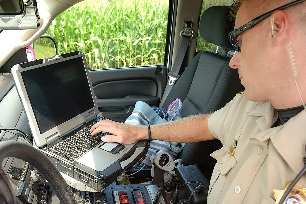 NEW-WORLD-Mobile-Field-Reporting-Intelligence-Public-Safety-NCIC-AVL-Maps.jpg