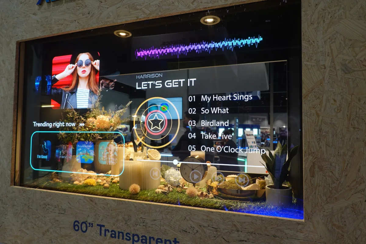 AUO-60-inch-transparent-microLED-displayweek-2024.jpg
