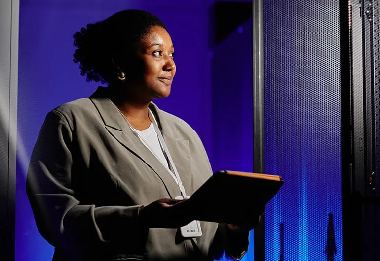 woman-server_770x530.jpg