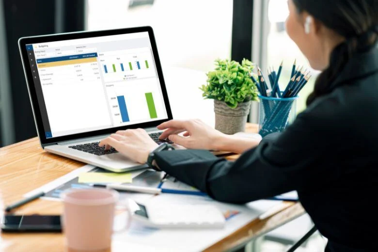 Blog Header - Smart Budgeting (780 x 520 px).webp