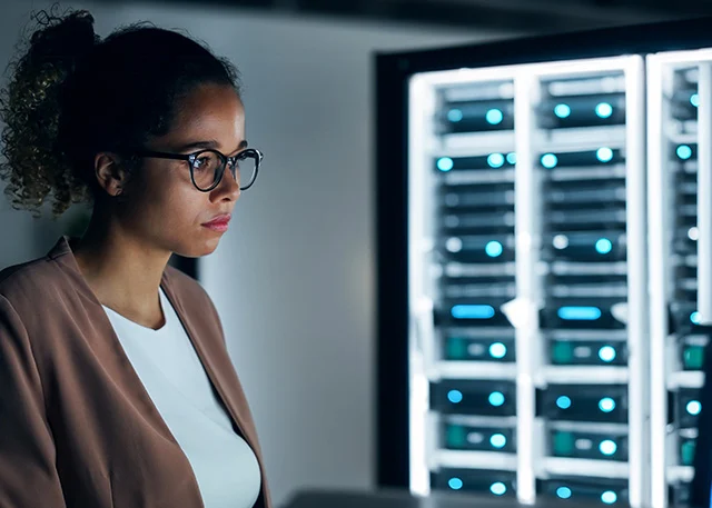 woman-server-room_640x457.webp