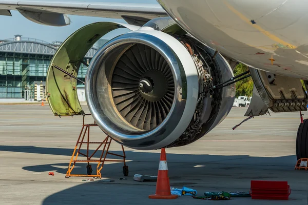 aircraft maintenance.webp